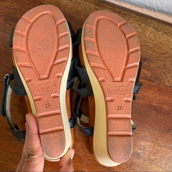 Wolky‎ Black and Brown Leather Wedge Size: 6 (37) - Picture 3 of 8